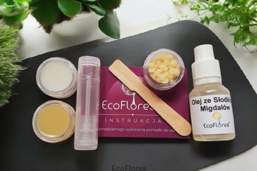 Mini zestaw do pomadek.jpg