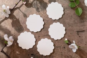 Etykieta, zawieszka na prezent biała okrągła 