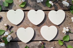 Etykieta, zawieszka na prezent biała serce